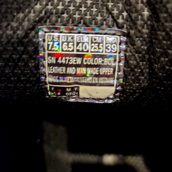 Sketchers Boots - Picture 2 of 5